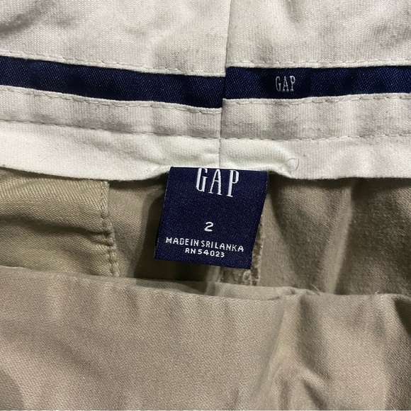 Gap Beige Khaki Cotton Stretch Cuffed Capris - Picture 4 of 5